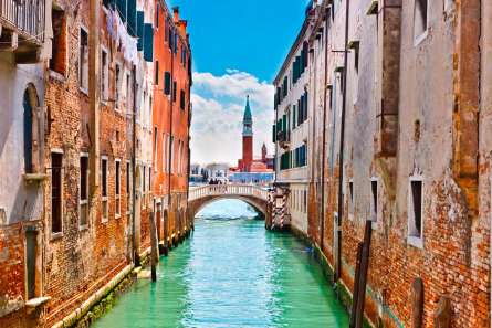 Фотообои Улочка в Венеции Фотообои Улочка в Венеции