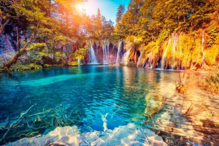 Фотошпалери Багато водоспадів, гори