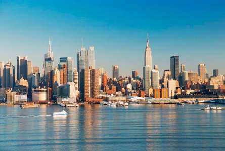 Фотообои Утренний город, причал