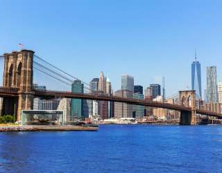 Фотошпалери міст у місті над синьою рікою 20859