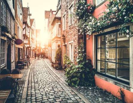 Фотообои Кафе на уютной улочке Фотообои Кафе на уютной улочке