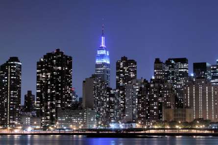 Фотошпалери вечірні багатоповерхівки