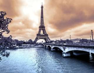 Фотошпалери темне небо над Парижем 20833