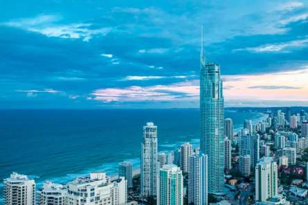 Фотошпалери Висотки берег моря