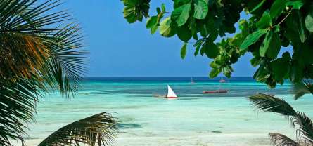 Фотообои Лодка в лагуне Фотообои Лодка в лагуне