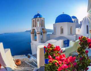 Фотошпалери білий храм над морем 20932